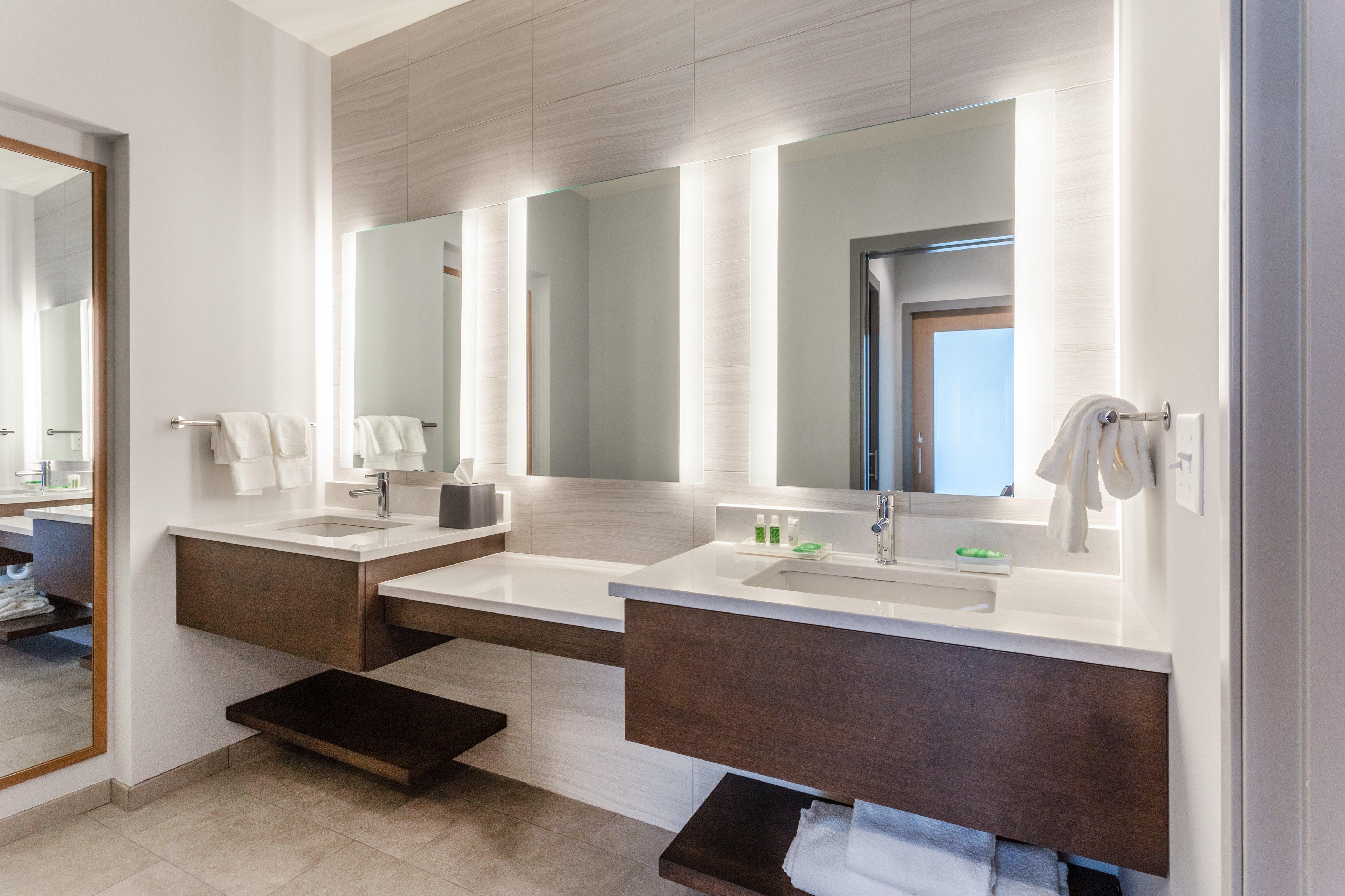 Holiday Inn & Suites Cedar Falls-Waterloo Event Ctr By Ihg Dış mekan fotoğraf