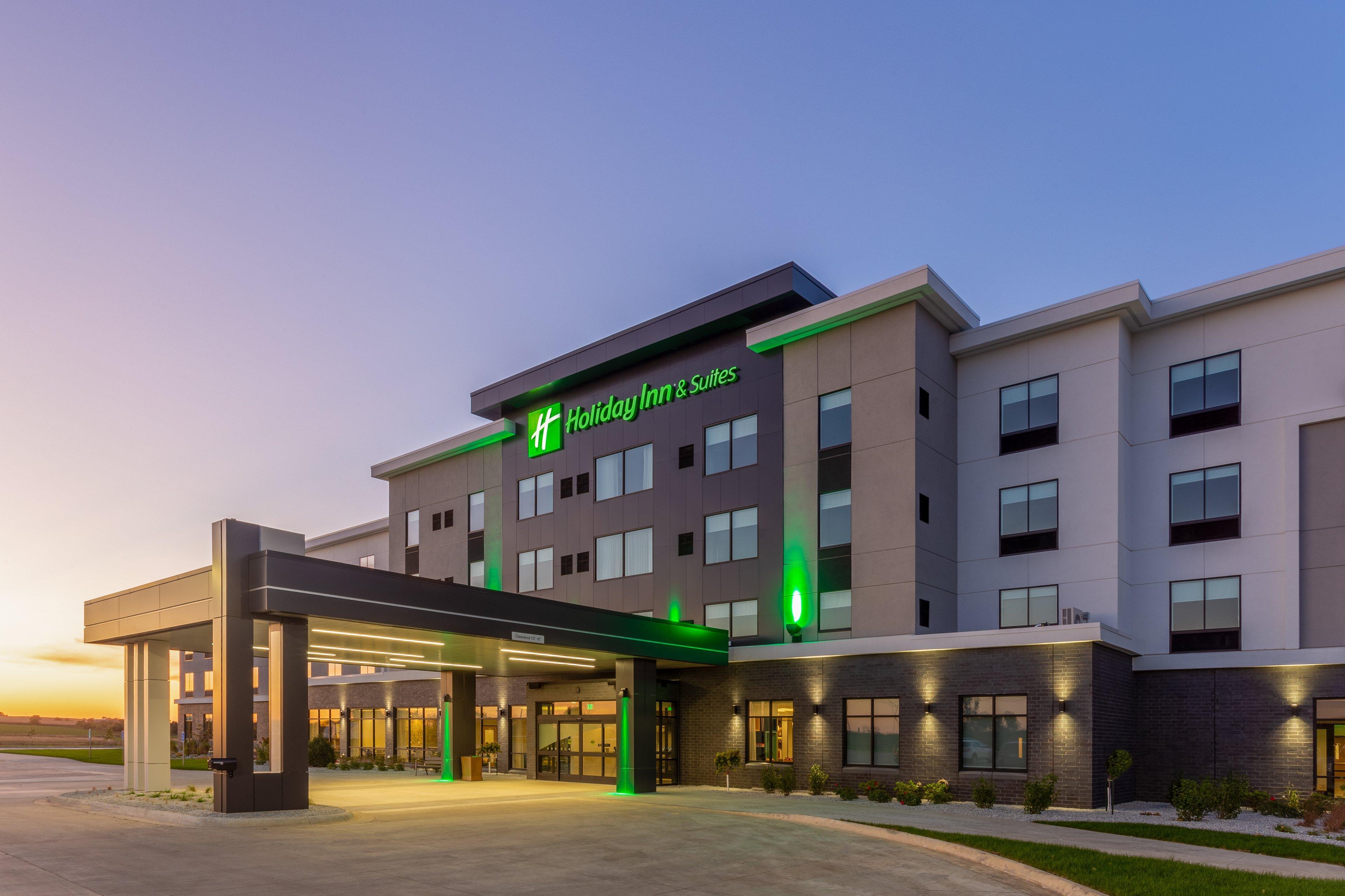 Holiday Inn & Suites Cedar Falls-Waterloo Event Ctr By Ihg Dış mekan fotoğraf