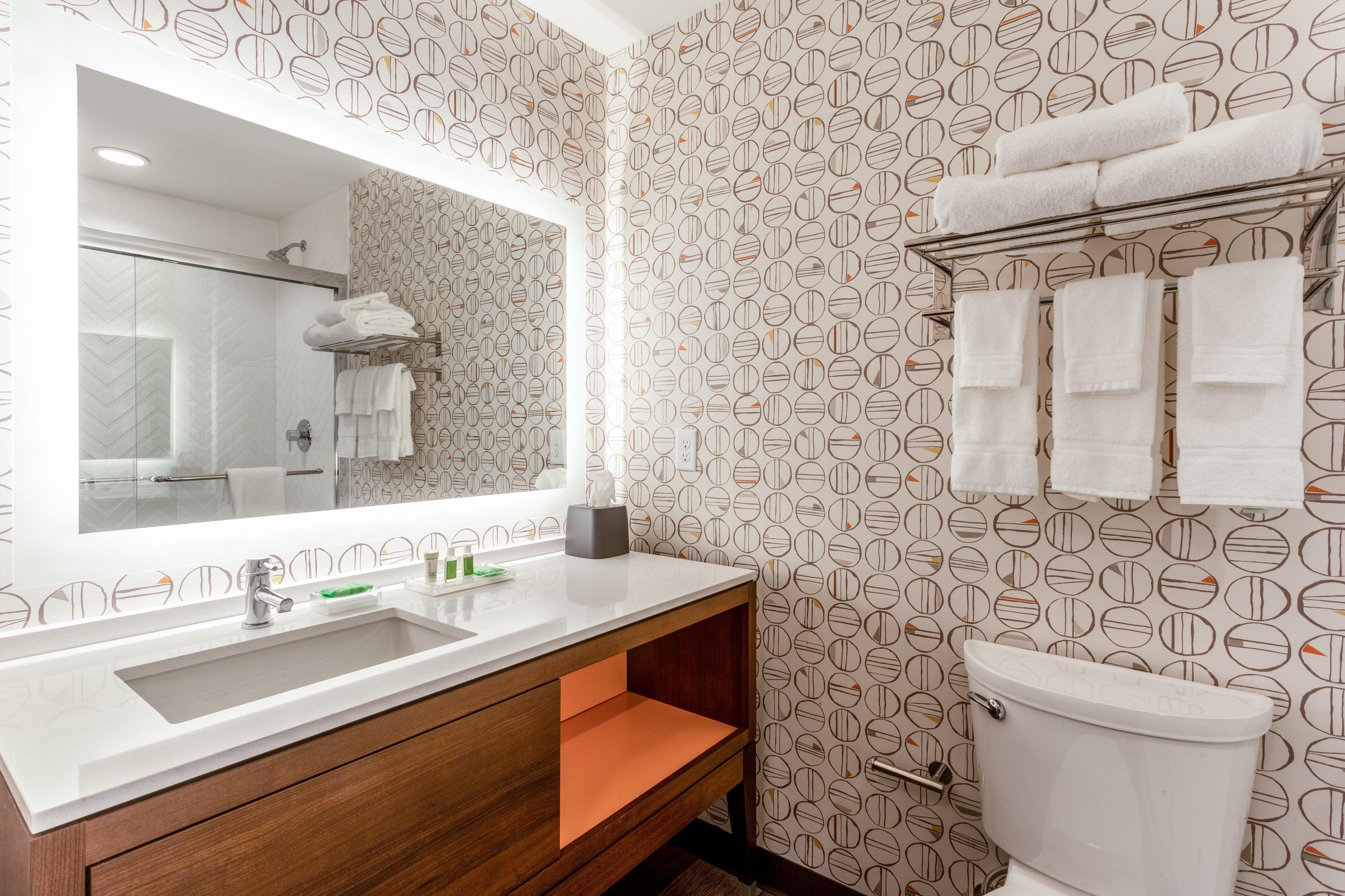 Holiday Inn & Suites Cedar Falls-Waterloo Event Ctr By Ihg Dış mekan fotoğraf