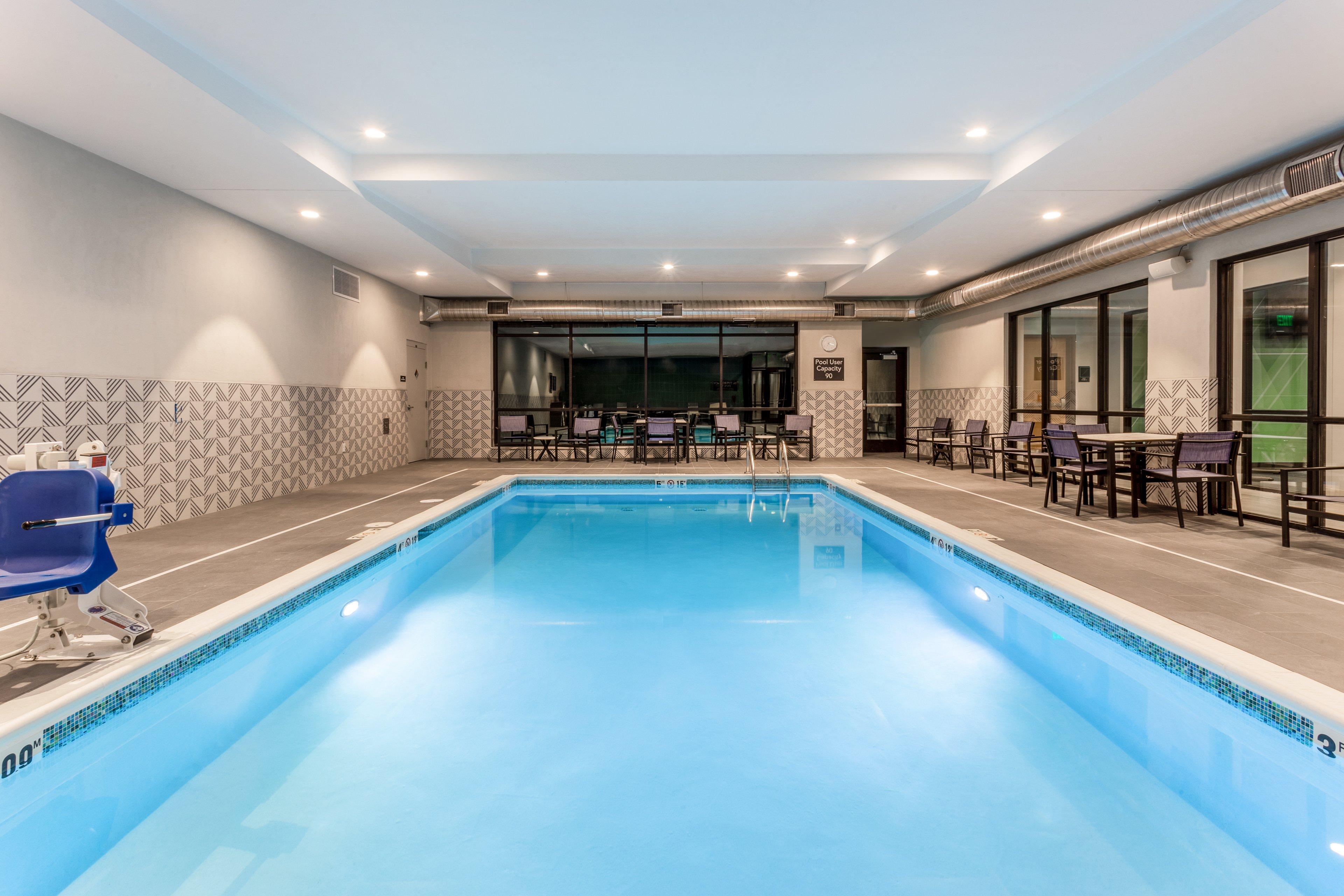 Holiday Inn & Suites Cedar Falls-Waterloo Event Ctr By Ihg Dış mekan fotoğraf