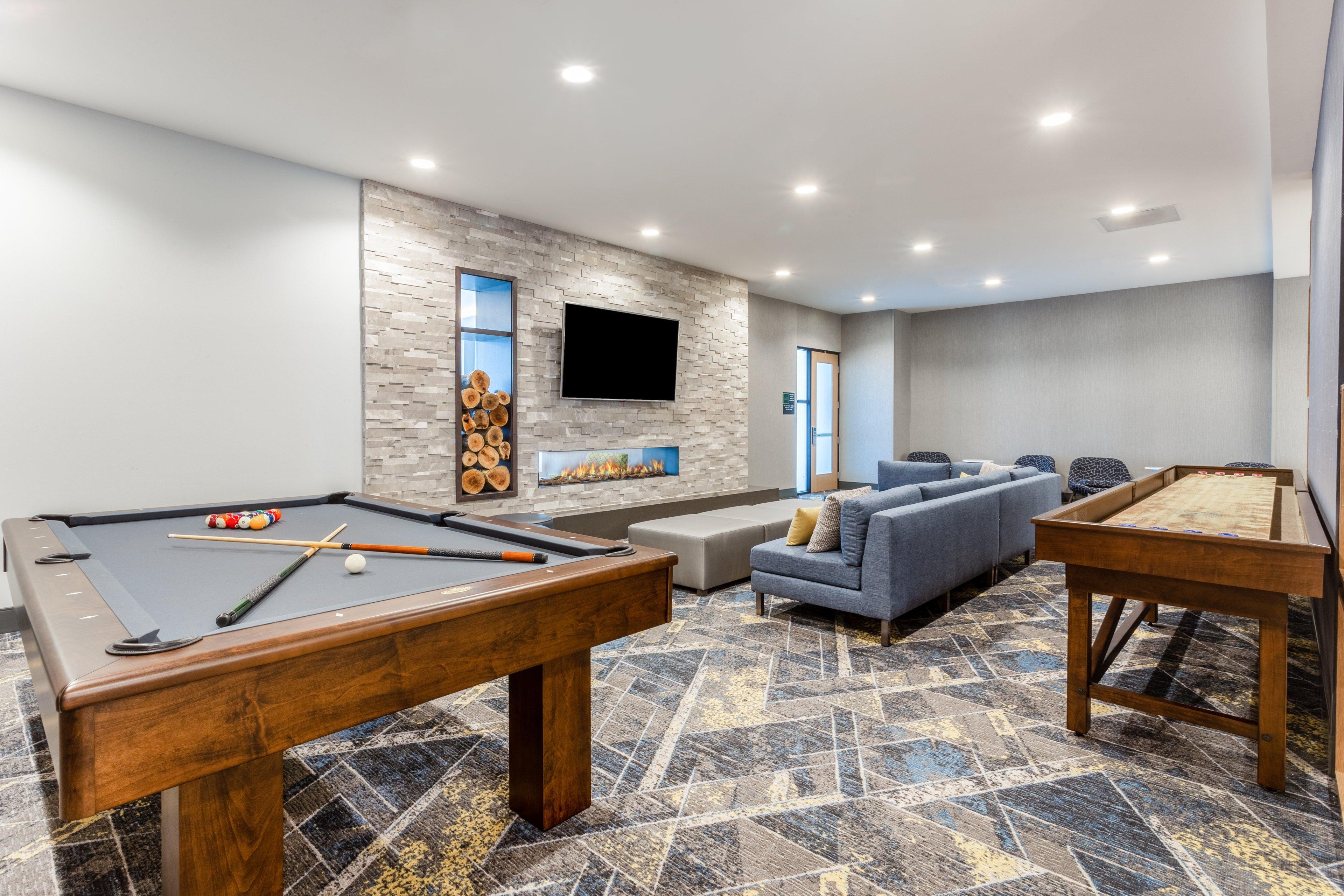 Holiday Inn & Suites Cedar Falls-Waterloo Event Ctr By Ihg Dış mekan fotoğraf